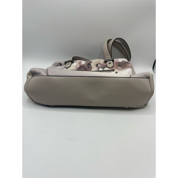 Vera Wang Simply Vera Floral Handbag - Picture 6 of 10
